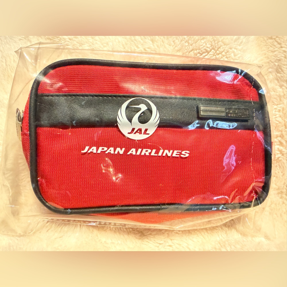 Japan Airlines JAL Business Class Amenity Kit Pouch Zero Halliburton Red Sealed